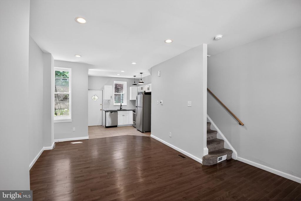 1220 S PEACH ST, Philadelphia, PA 19143
