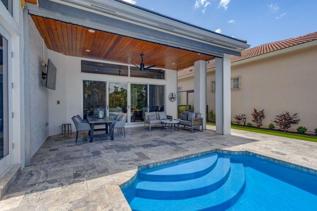 142 Porto Vecchio Way, Palm Beach Gardens, FL 33418