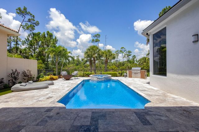 142 Porto Vecchio Way, Palm Beach Gardens, FL 33418