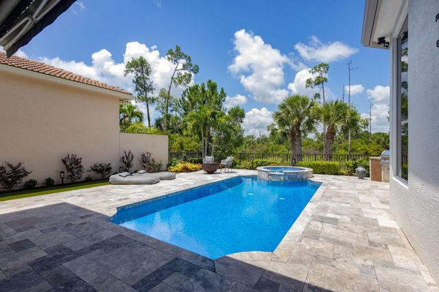 142 Porto Vecchio Way, Palm Beach Gardens, FL 33418