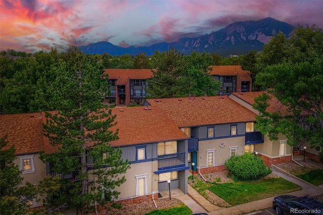 790 W Moorhead Circle E, Boulder, CO 80305