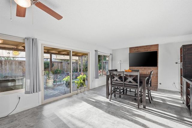 2327 Amber Lane, Escondido, CA 92026