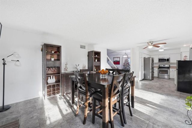 2327 Amber Lane, Escondido, CA 92026