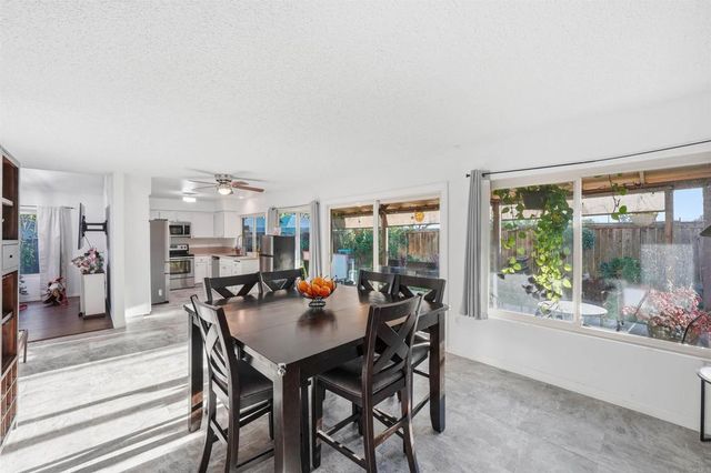 2327 Amber Lane, Escondido, CA 92026