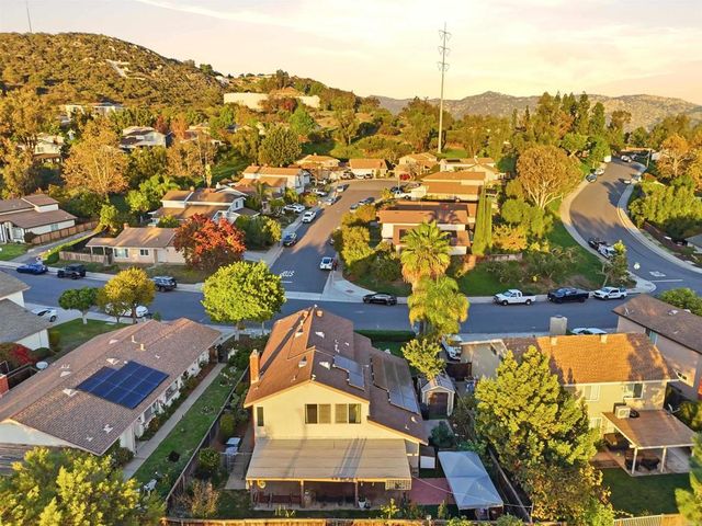 2327 Amber Lane, Escondido, CA 92026