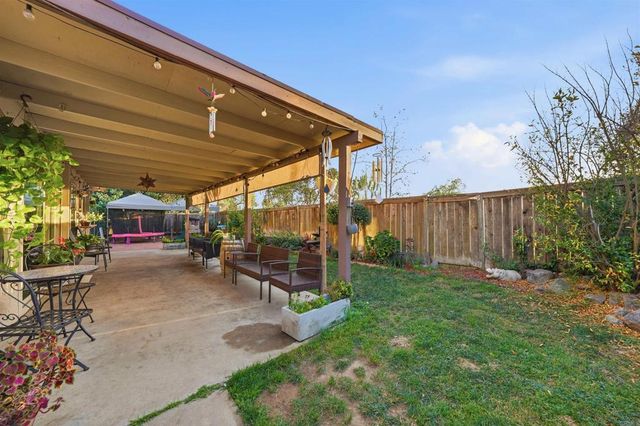 2327 Amber Lane, Escondido, CA 92026