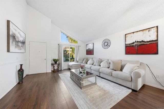 2327 Amber Lane, Escondido, CA 92026