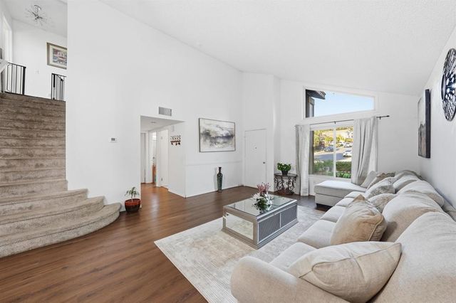 2327 Amber Lane, Escondido, CA 92026