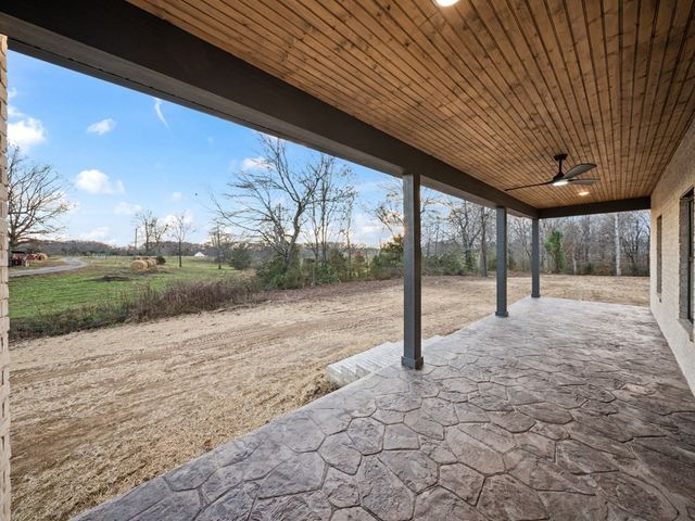 6400 Thomas Twin Oak Rd, Baxter, TN 38544