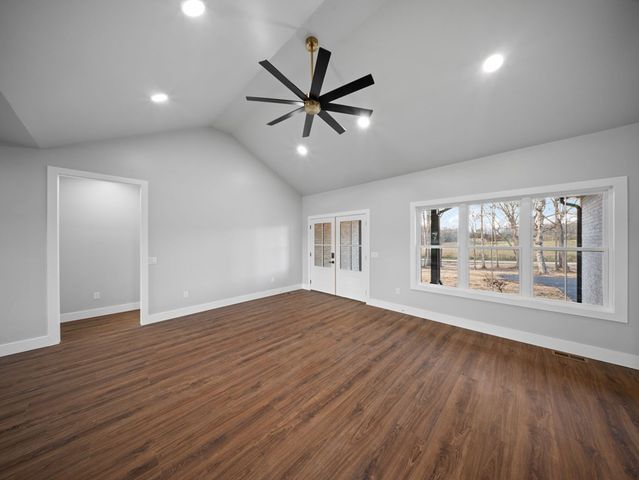 6400 Thomas Twin Oak Rd, Baxter, TN 38544