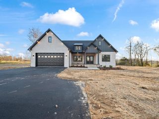 6400 Thomas Twin Oak Rd, Baxter, TN 38544