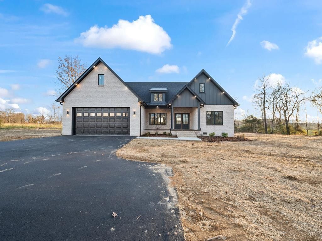 6400 Thomas Twin Oak Rd, Baxter, TN 38544