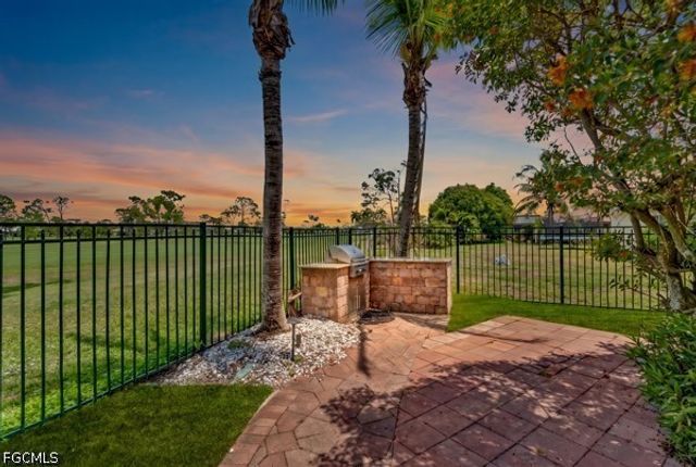 1221 SW 19th LN, Cape Coral, FL 33991