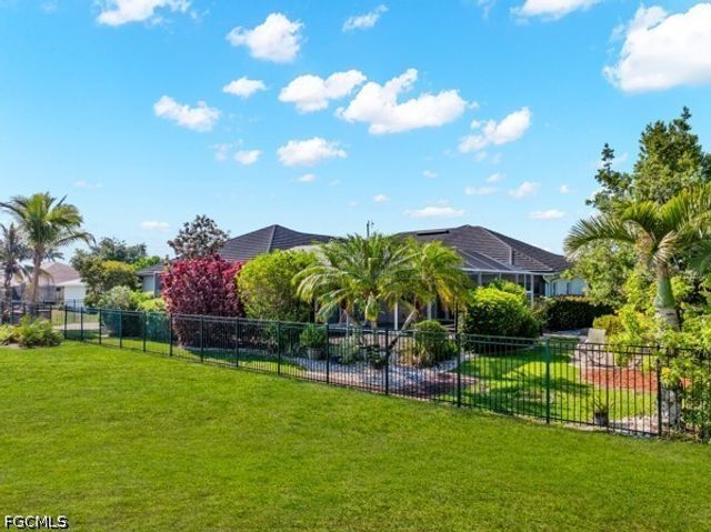 1221 SW 19th LN, Cape Coral, FL 33991