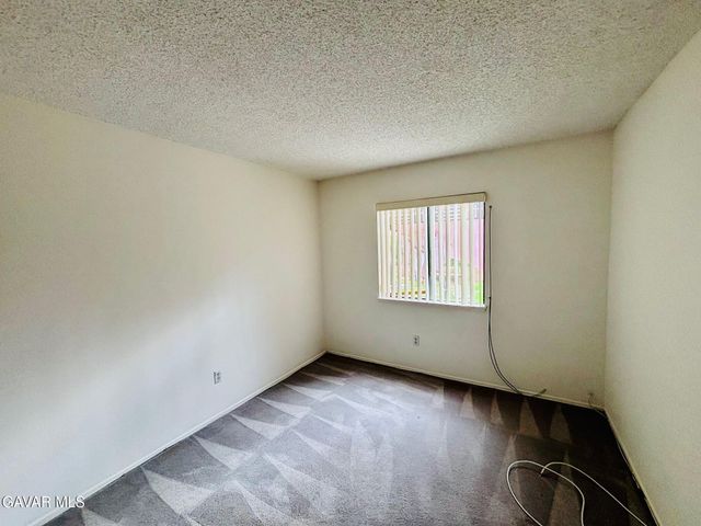 3220 E Avenue S2, Palmdale, CA 93550