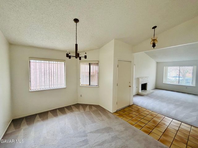 3220 E Avenue S2, Palmdale, CA 93550