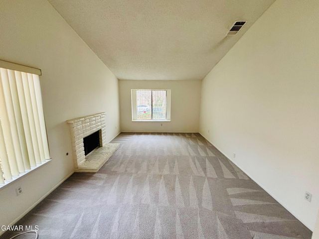 3220 E Avenue S2, Palmdale, CA 93550