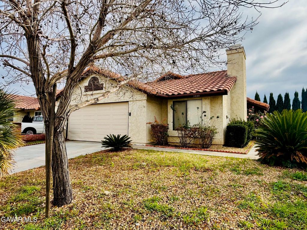 3220 E Avenue S2, Palmdale, CA 93550