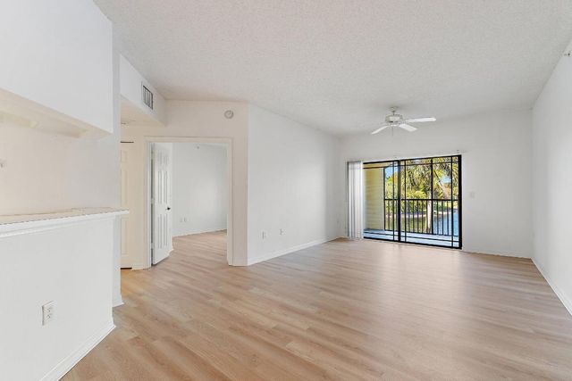 2729 Anzio Court 203, Palm Beach Gardens, FL 33410