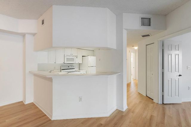 2729 Anzio Court 203, Palm Beach Gardens, FL 33410