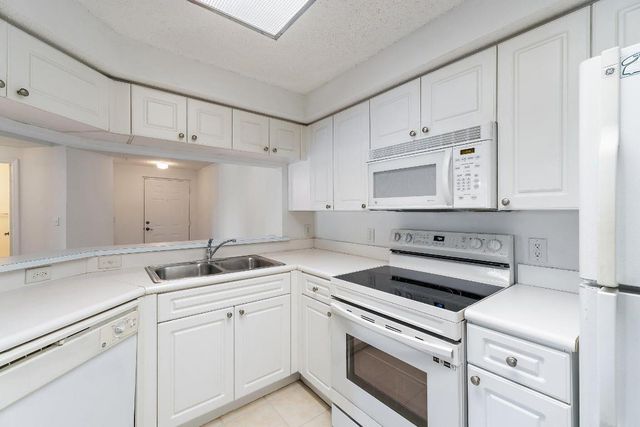 2729 Anzio Court 203, Palm Beach Gardens, FL 33410