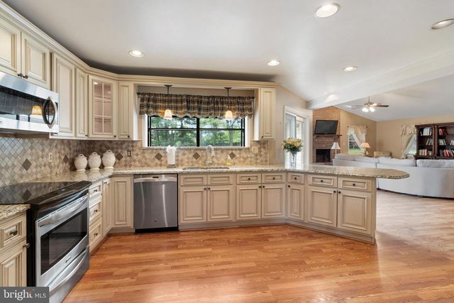 21 BARTHEL CT, Lutherville Timonium, MD 21093