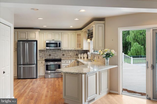 21 BARTHEL CT, Lutherville Timonium, MD 21093