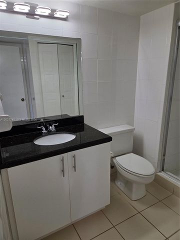 413 Lakeview Dr 104, Weston, FL 33326