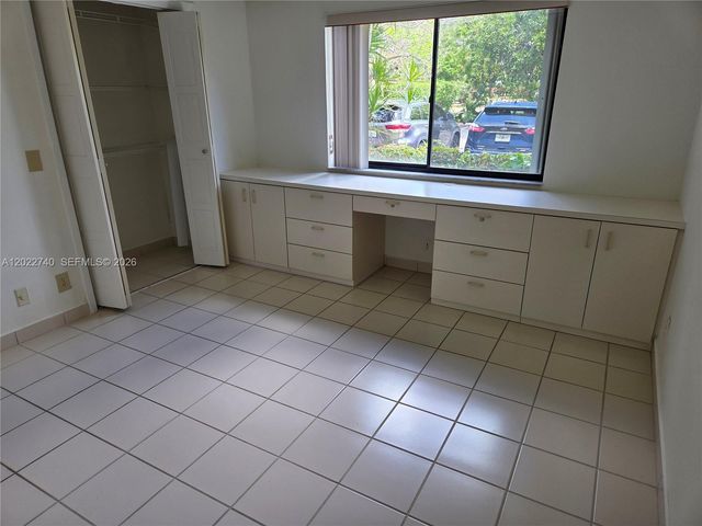413 Lakeview Dr 104, Weston, FL 33326