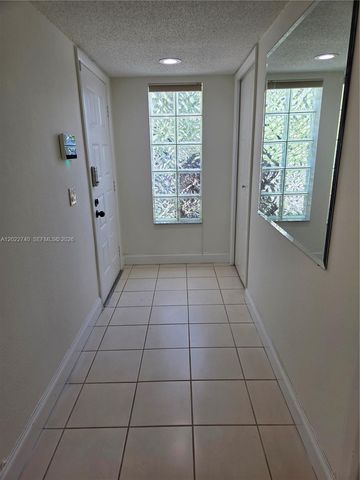 413 Lakeview Dr 104, Weston, FL 33326
