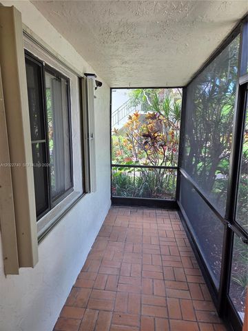 413 Lakeview Dr 104, Weston, FL 33326