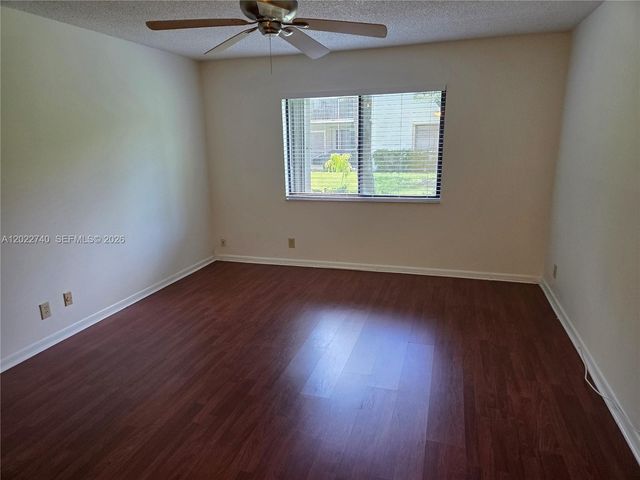 413 Lakeview Dr 104, Weston, FL 33326