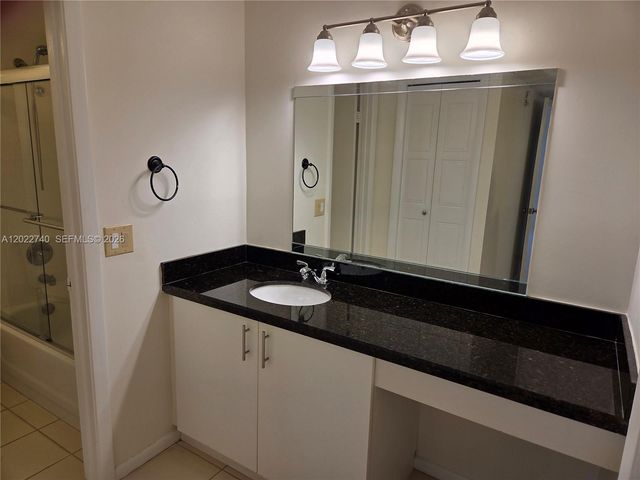 413 Lakeview Dr 104, Weston, FL 33326