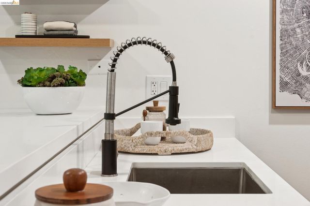 199 Montecito Ave. 107, Oakland, CA 94610