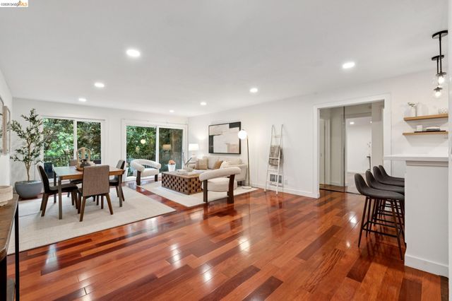 199 Montecito Ave. 107, Oakland, CA 94610