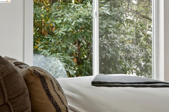 199 Montecito Ave. 107, Oakland, CA 94610