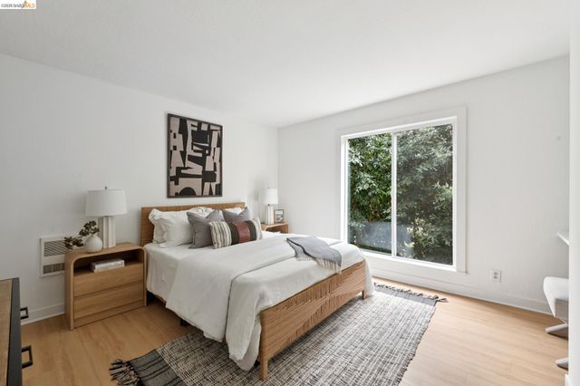 199 Montecito Ave. 107, Oakland, CA 94610