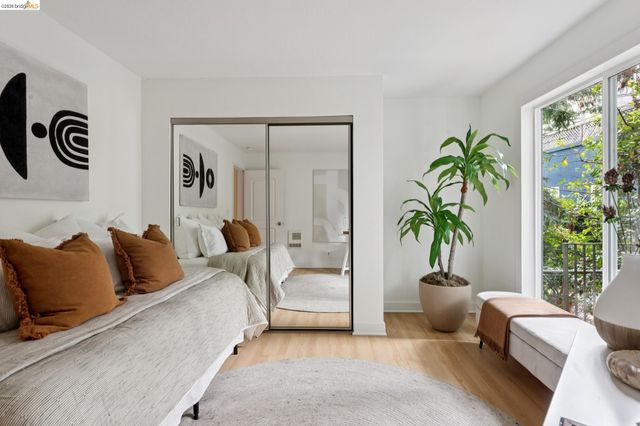 199 Montecito Ave. 107, Oakland, CA 94610