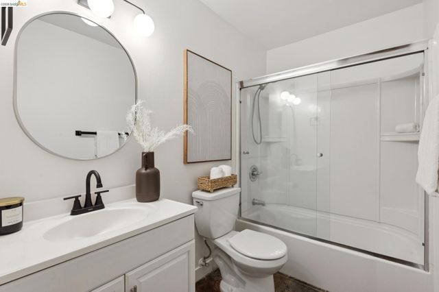 199 Montecito Ave. 107, Oakland, CA 94610