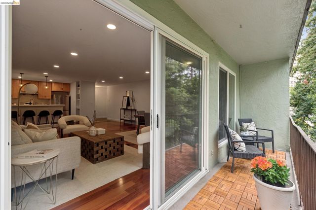 199 Montecito Ave. 107, Oakland, CA 94610