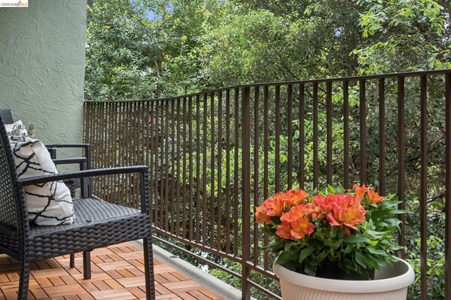 199 Montecito Ave. 107, Oakland, CA 94610