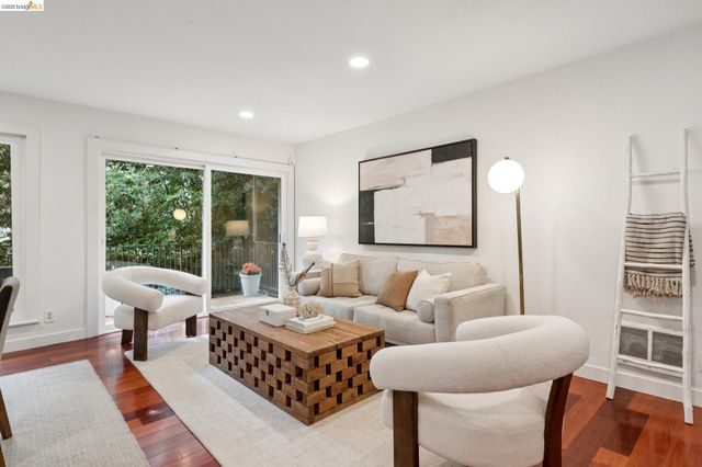 199 Montecito Ave. 107, Oakland, CA 94610