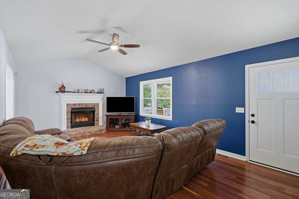 13 Black Water Drive, White, GA 30184 — photo 4