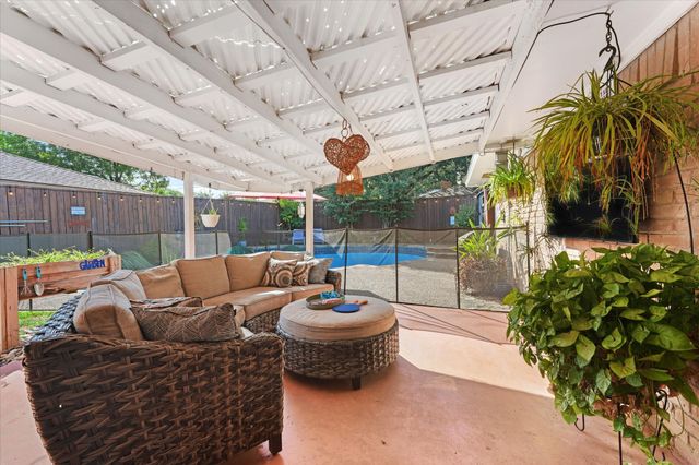 6138 N Jim Miller Road, Dallas, TX 75228