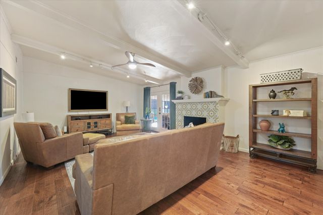 6138 N Jim Miller Road, Dallas, TX 75228