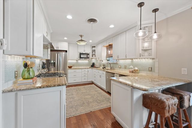 6138 N Jim Miller Road, Dallas, TX 75228