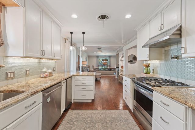 6138 N Jim Miller Road, Dallas, TX 75228