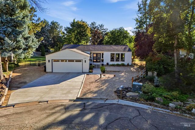 9298 W Teakwood Dr, Boise, ID 83709