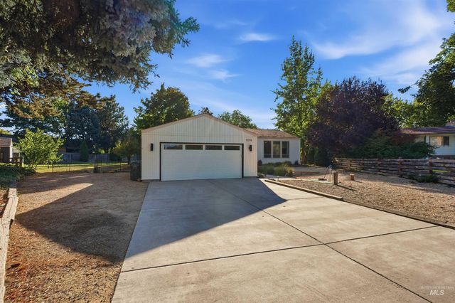 9298 W Teakwood Dr, Boise, ID 83709