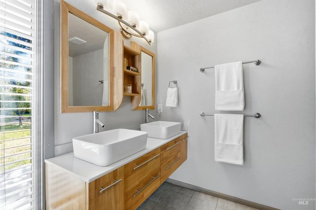 9298 W Teakwood Dr, Boise, ID 83709